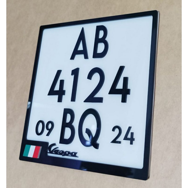 Plat nomor akrilik custom belakang vespa