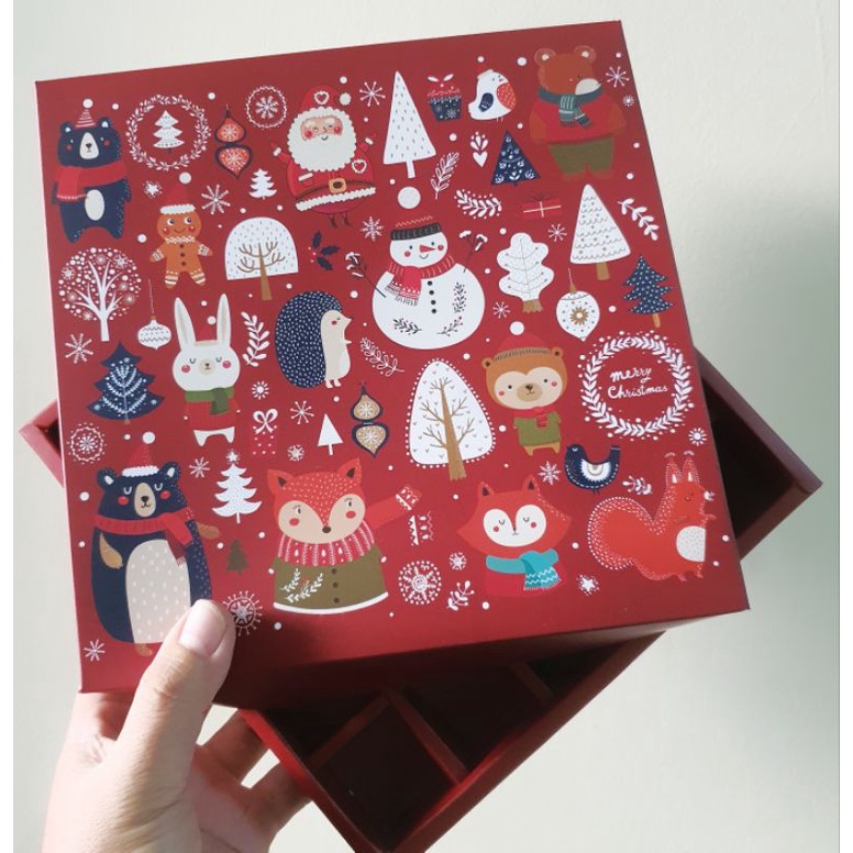 

Dus natal nastar classic sekat 25 " Winter " ( 1 pack isi 5 pcs dus & kartu ucapan )