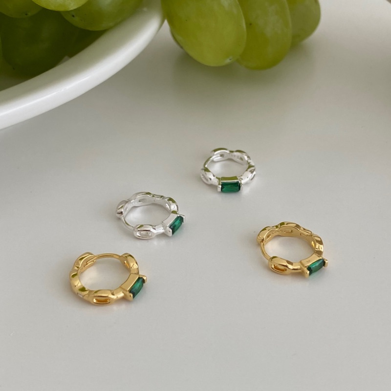 Anting Tusuk Model Cutout Dengan Batu Emerald Gaya Korea Untuk Wanita