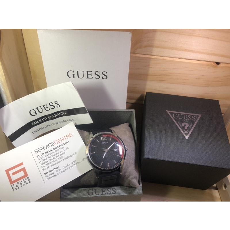 Jam Tangan Guess pria Rubber Strap