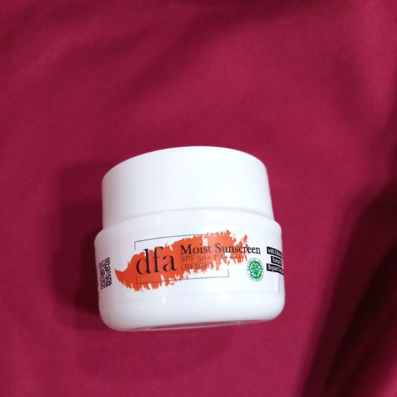 DFA Moist sunscreen SPF 50+ PA ++++ BEIGE