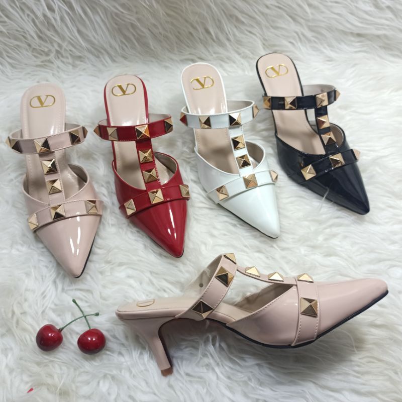 VALENTINO Evelyn Heels 5cm Gerigi Rockstud Glossy - Kemilau Shoes