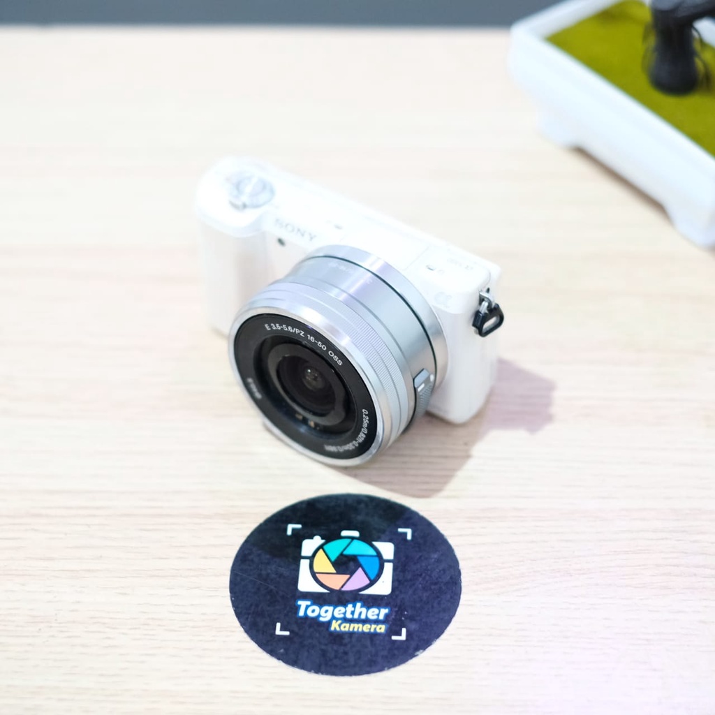 kamera mirroless sony a5100 with lensa kit 16-50mm wifi 1080p second mulus terbaik dikelasnya