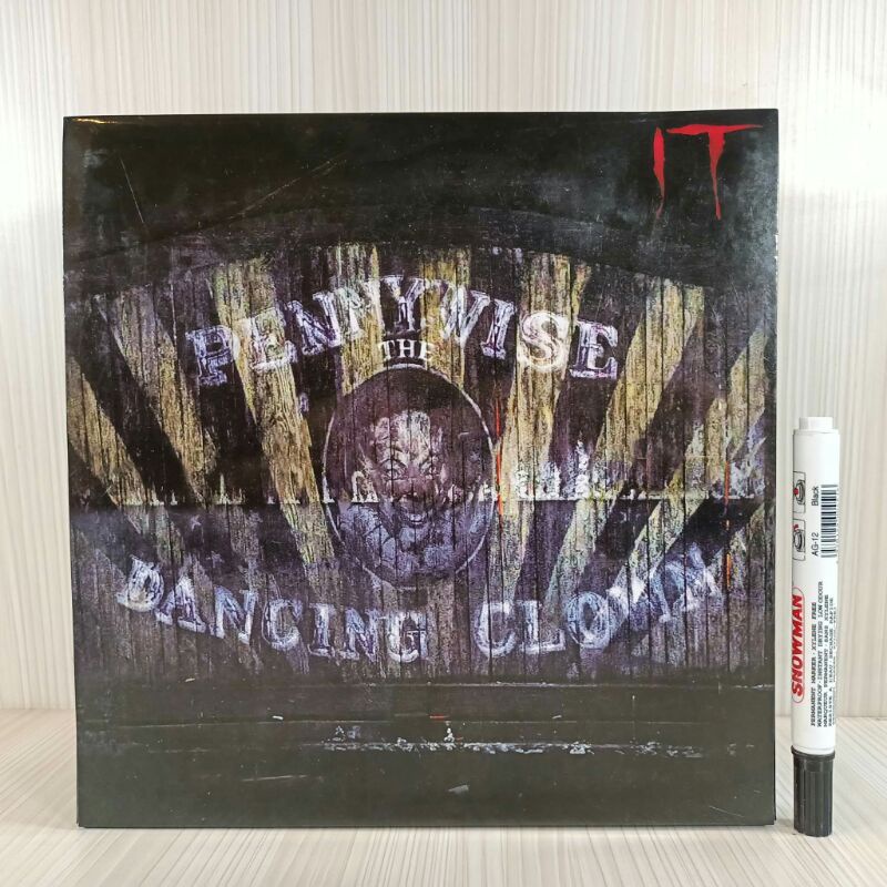 Mainan figure Pennywise IT the moviePennywise dancing clownby necatinggi sekitar 7 inchartikulasi de