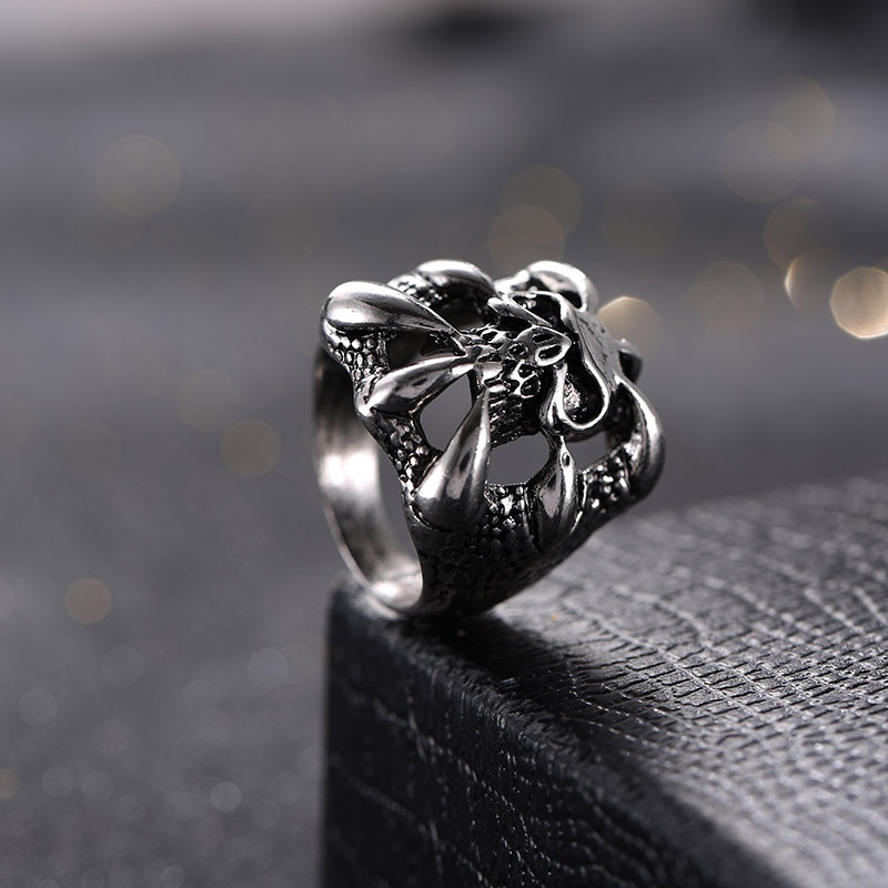 Cincin Tengkorak Cakar Bahan Metal Gaya Klasik Rock Untuk Hadiah Pesta