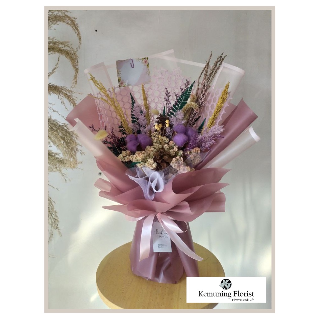 buket bunga kering/ dried flower buket/ dried buket/ buket wisuda