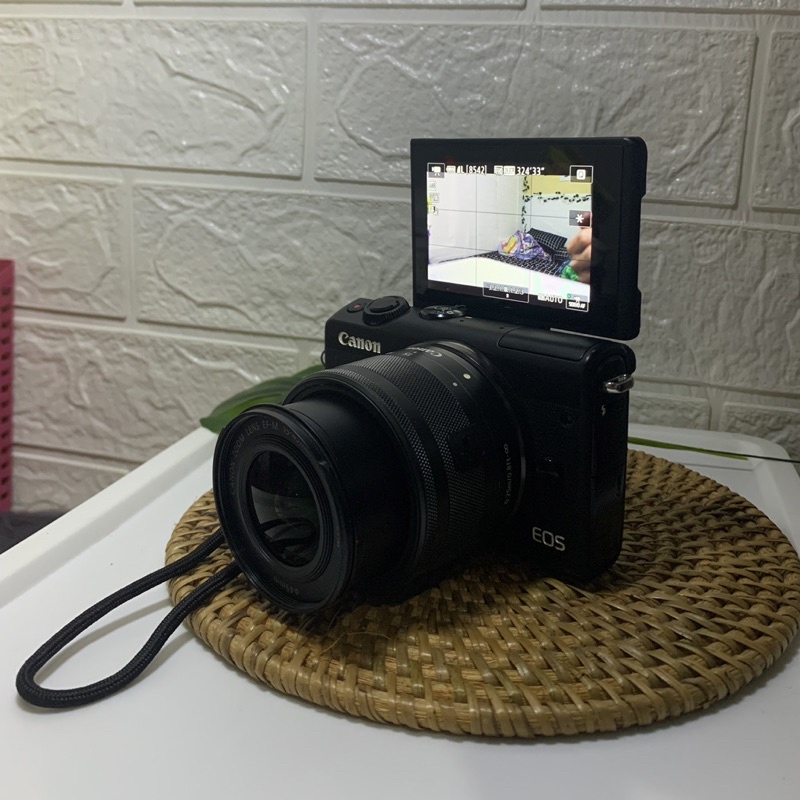 CANON EOS M100 FULLSET second / bekas pemakaian pribadi mulus