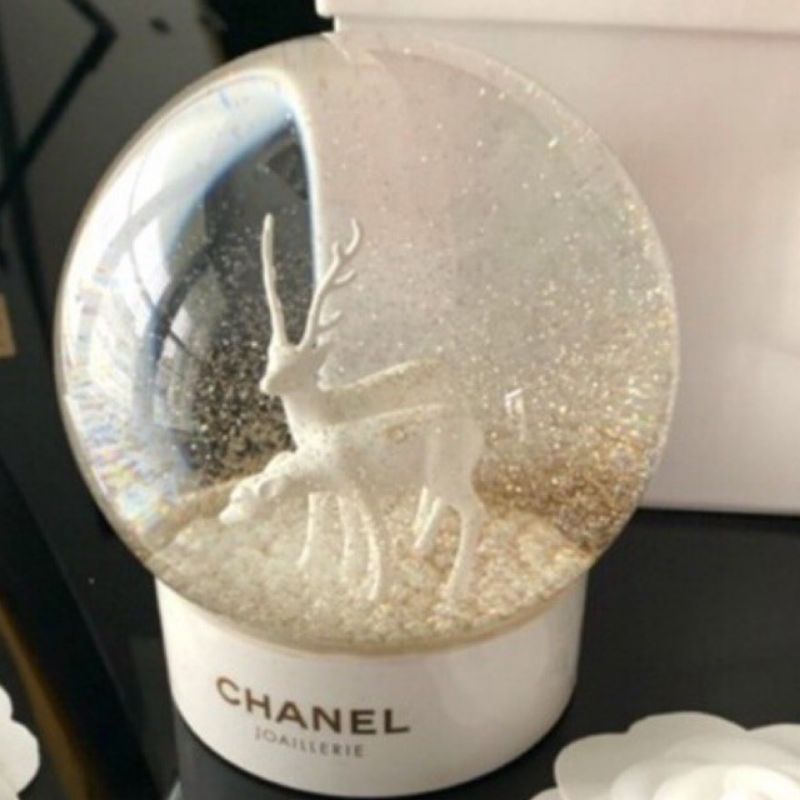 chane.l snow globe