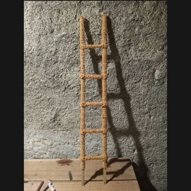 Turus tangga 1 meter - turus penyangga tanaman bentuk tangga tinggi 1 meter