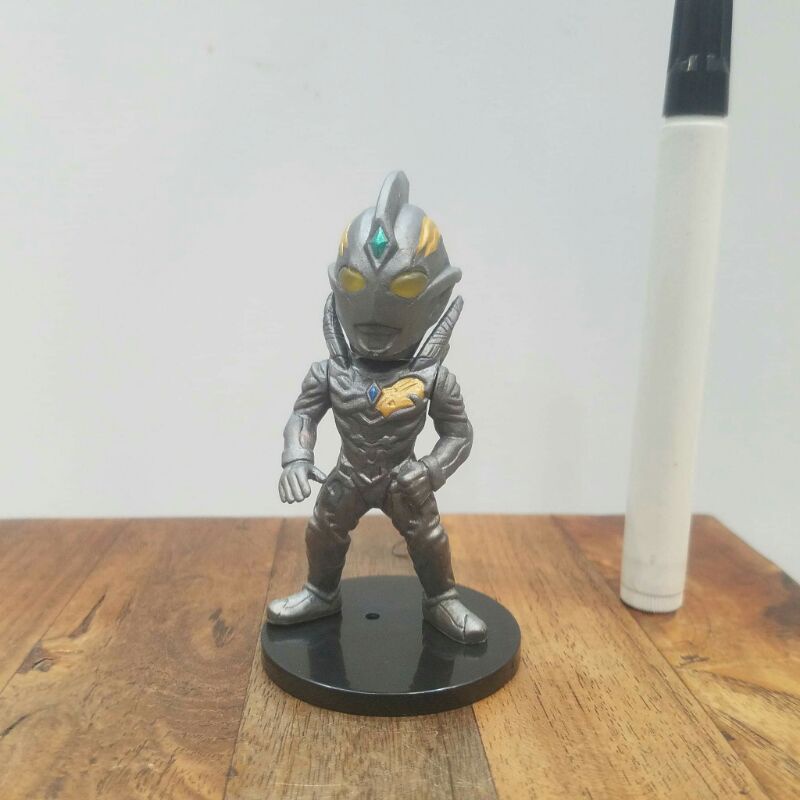 Mini figure kaiju monster ultramanConverge trigger darkBahan pvcTinggi sekitar 4 inchKBrpDGSI#trigge
