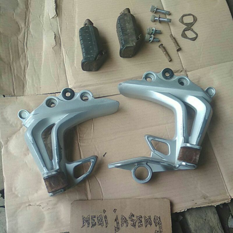 STEP INJIKAN BELAKANG JUPITER ZX/JUPITER Z ROBOT.. (BEKAS BERKELAS ASLI ORIGINAL COPOTAN)