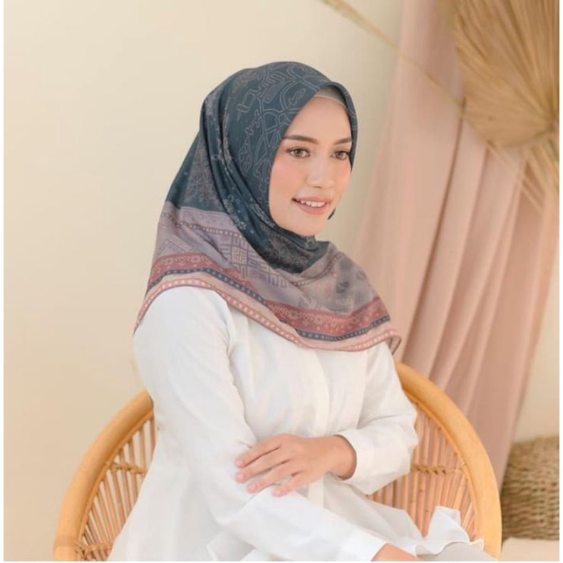 HIJAB MUSLIMAH / JILAA NAVY / JILBAB JUMBO / ZOYA HIJAB SEGI EMPAT / JILBAB MOTIF PREMIUM / KERUDUNG