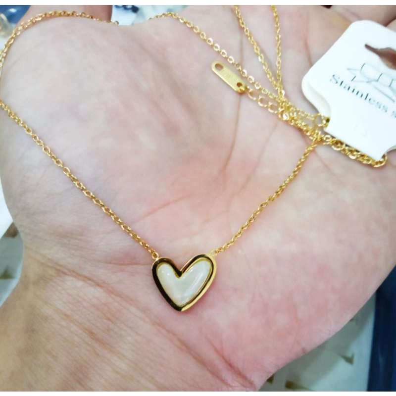 kalung titanium love uk45 berlapis emas