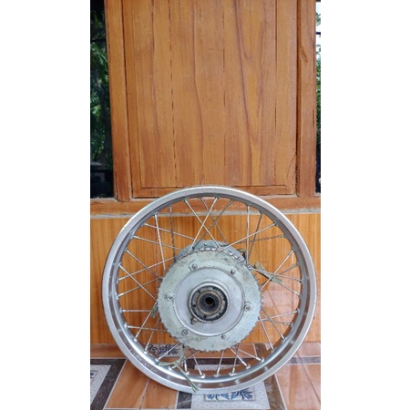 TROMOL BELAKANG SR400 / RODA BELAKANG SR400 SR400 VELG SR400 YAMAHA SR400 TROMOL SR400 ORIGIN