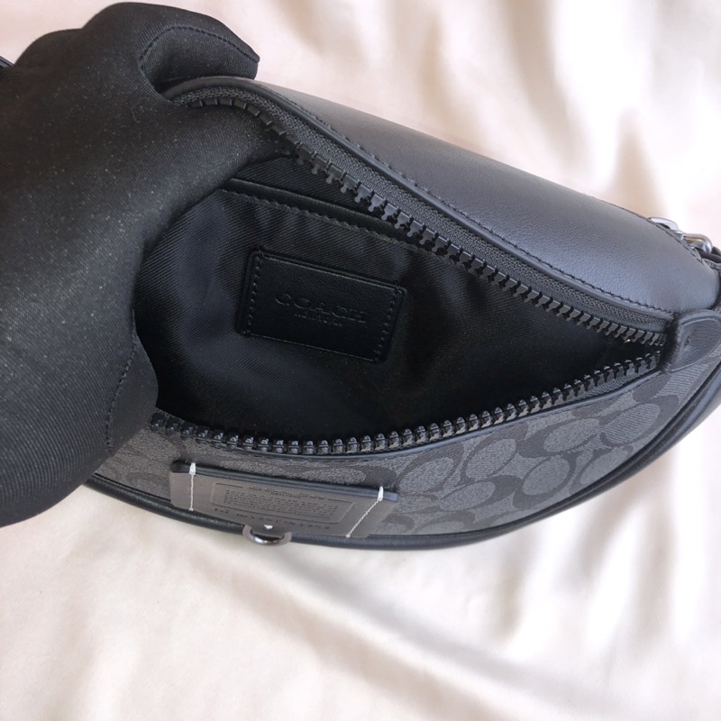 COACH WAISTBAG BLACKBOX BLACK IN SIGANTURE CANVAS