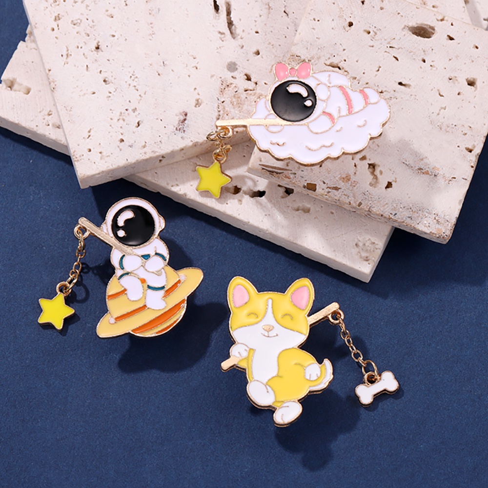 Pin Bros Lencana Rantai Bentuk Kartun Corgi Astronot Bintang Bahan Logam Untuk Hadiah Anak