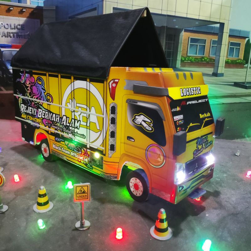 Truk Oleng Miniatur Kayu Asli  Full Variasi New Tawakal 5 Putih Lampu Kelap Kelip Terpal Roda Kayu M