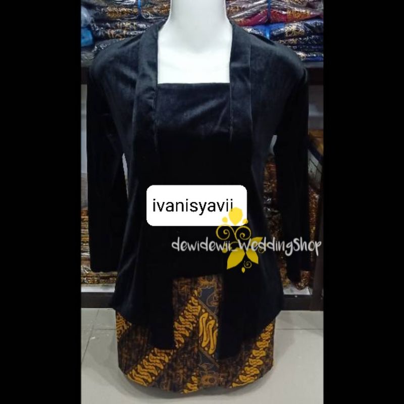 Kebaya Bludru Cantik, Model Kutubaru - Warna Lengkap