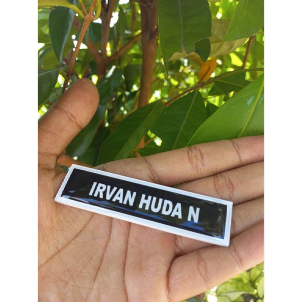 

Nametag / Nama dada tulisan dan lis putih