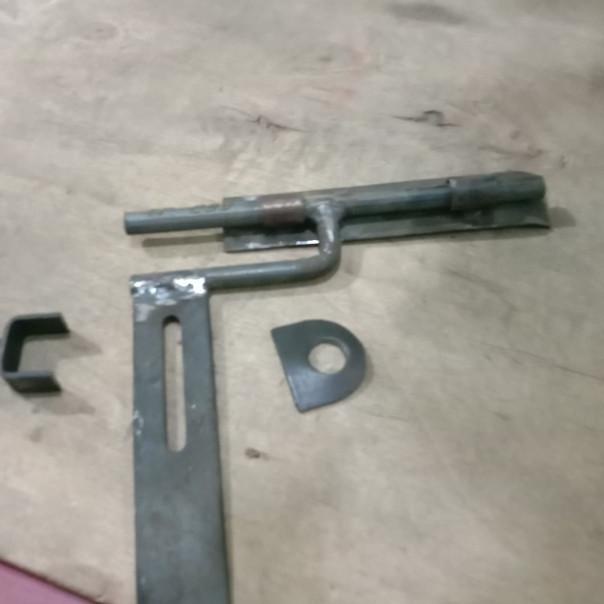 grendel pintu pagar besi / slot pagar besi / kunci pintu pagar /