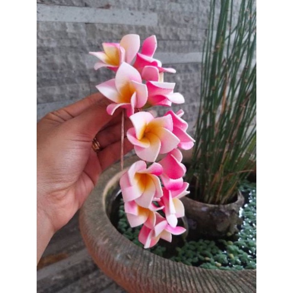 Semanggi jepun Bali hiasan hairdo