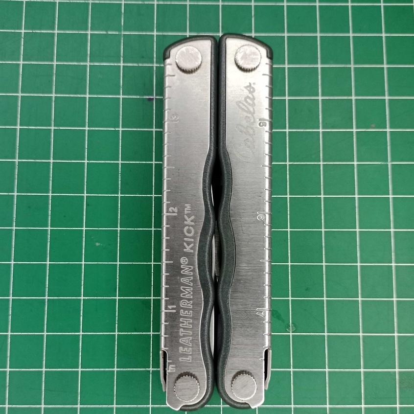 LEATHERMAN KICK Stainless steel with locking blade Multitools