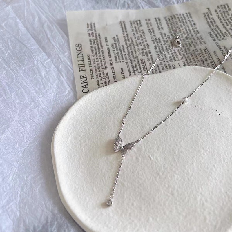 Kalung Rantai Klavikula Desain Kupu-Kupu Rumbai Warna Silver Untuk Wanita