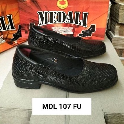 Sepatu kulit wanita kantor pantofel tampil lebih kEcE