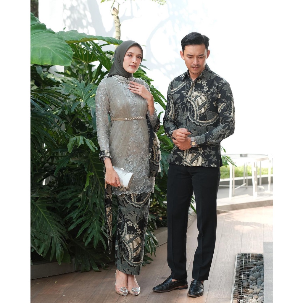 SHOPASHOP SOLO Batik Kebaya Couple Alyssa Tulle Mutiara / Kebaya Wisuda/ Batik Sarimbit/ Couple Tunangan/ Couple Kondangan