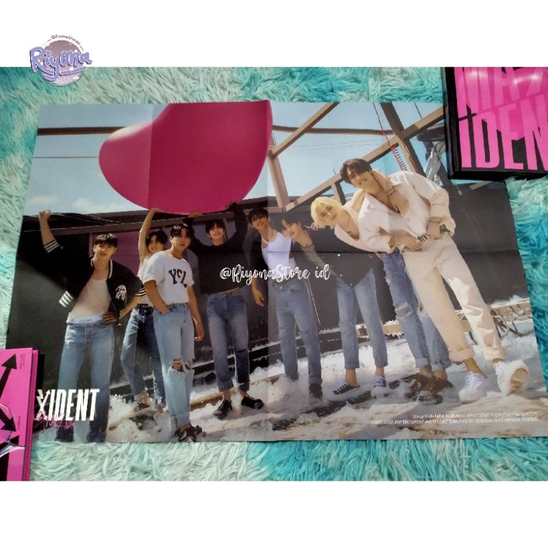 [RiyonaStore id] POSTER STRAYKIDS OFFICIAL MAXIDENT ALBUM VER. T-CRUSH