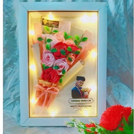 

bucket wisuda kado bunga, Gift, hampers, cikarang