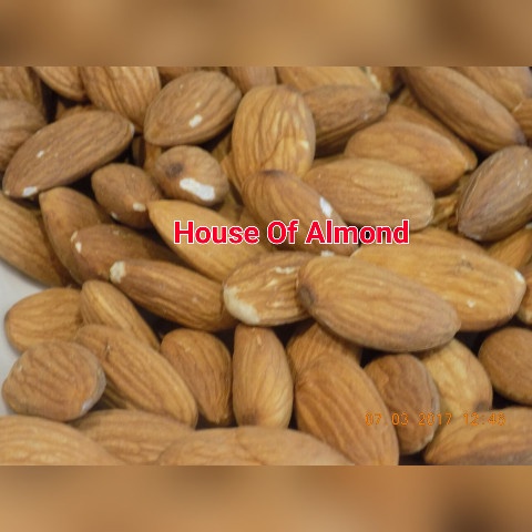

Kacang Almond Raw (Mentah) 1 Kg Blue Diamond Premium