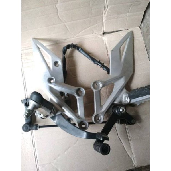 footstep depan underbone pijakan kaki depan cbr 150 facelift led k45G k45N K45R original