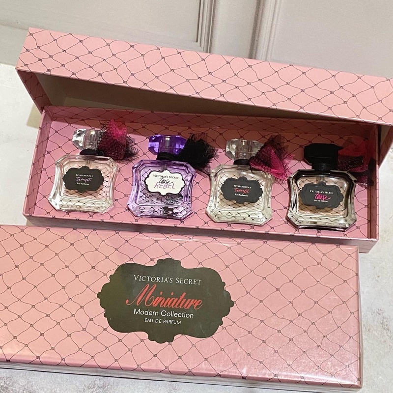 PARFUM WANITA VICTORIA SECRET TEASE SET MINIATUR ISI 4 pcs