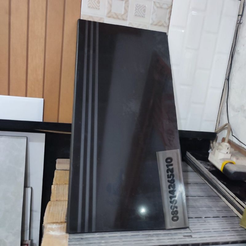 granit tangga 30x60 super black