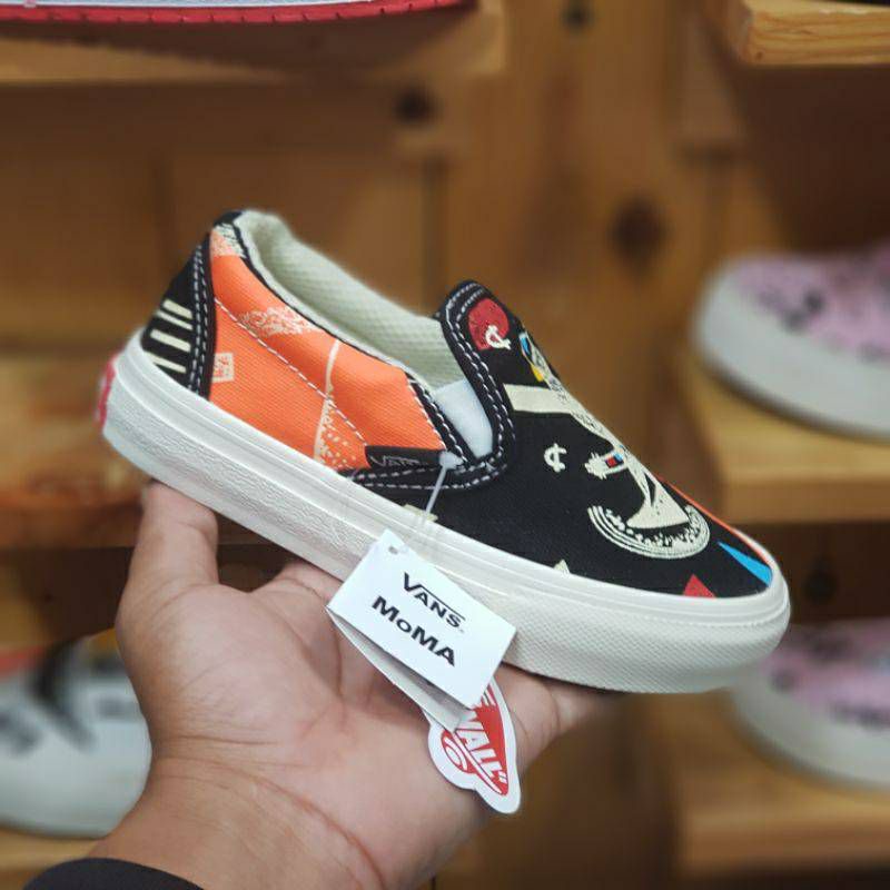 SEPATU VANS MUMA ANAK LAKI-LAKI DAN PEREMPUAN WARNA PUTIH DAN HITAM