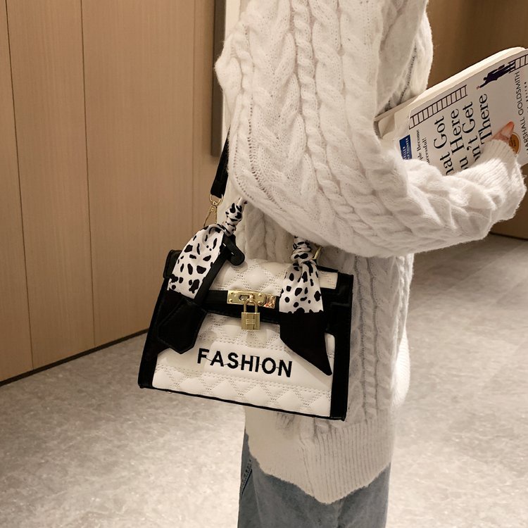 ( 2PC 1KG ) GTBI998879929  New Arrival  !!!  Tas Selempang  Tas Wanita Import  Premium Terbaru+SALL