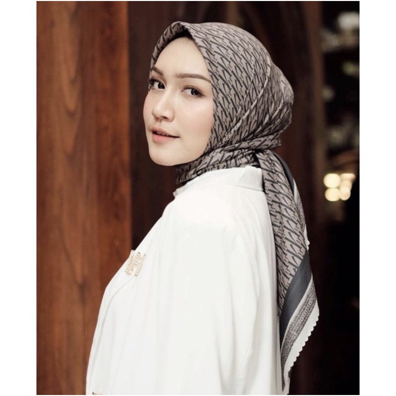 Vanilla hijab monogram series