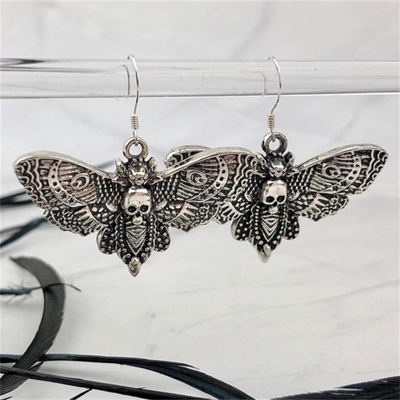 Anting Bentuk Kepala Tengkorak Bahan alloy Warna silver Gaya retro Eropa Amerika Untuk Wanita