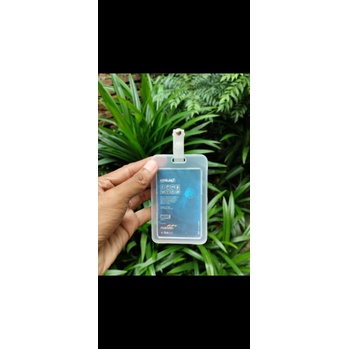 

Tempat id card name tag satu kartu transparant anti percikan air plus jepitan idcard