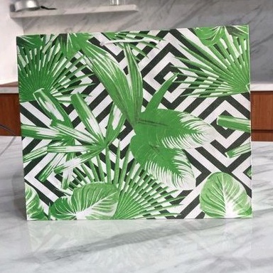 

Paper Bag / Kantong Kertas Motif Daun Hijau