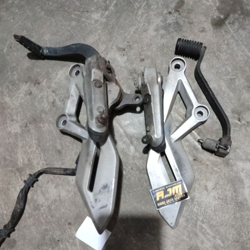 Postep Depan New CB150R Led Original