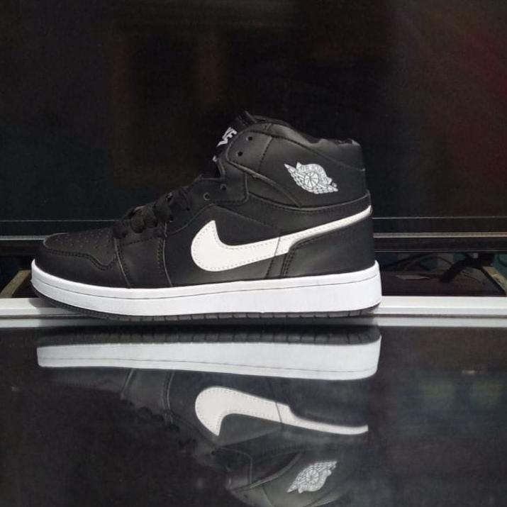 Rekomendasi Sepatu Nike Air Jordan Anak 5 Tahun sepatu jordan sekolah sd hitam Merah Chicago OG Size