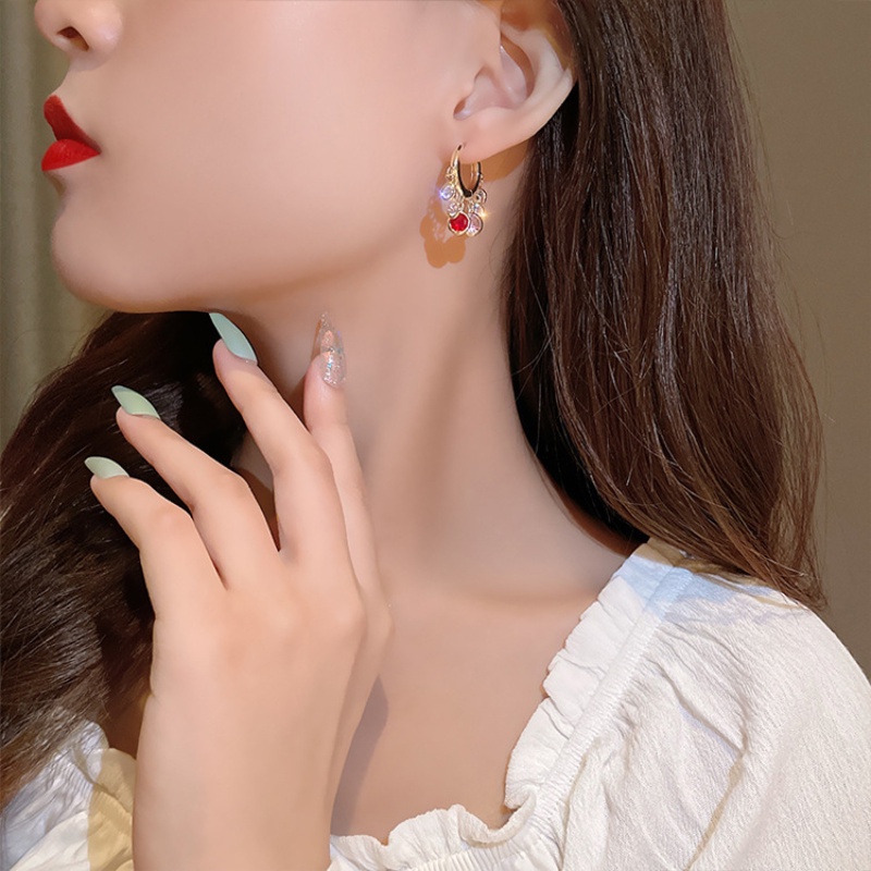 Anting Gantung Panjang Tusuk Gaya Vintage Korea Motif Geometri Aksen Hollow Untuk Perhiasan Wanita