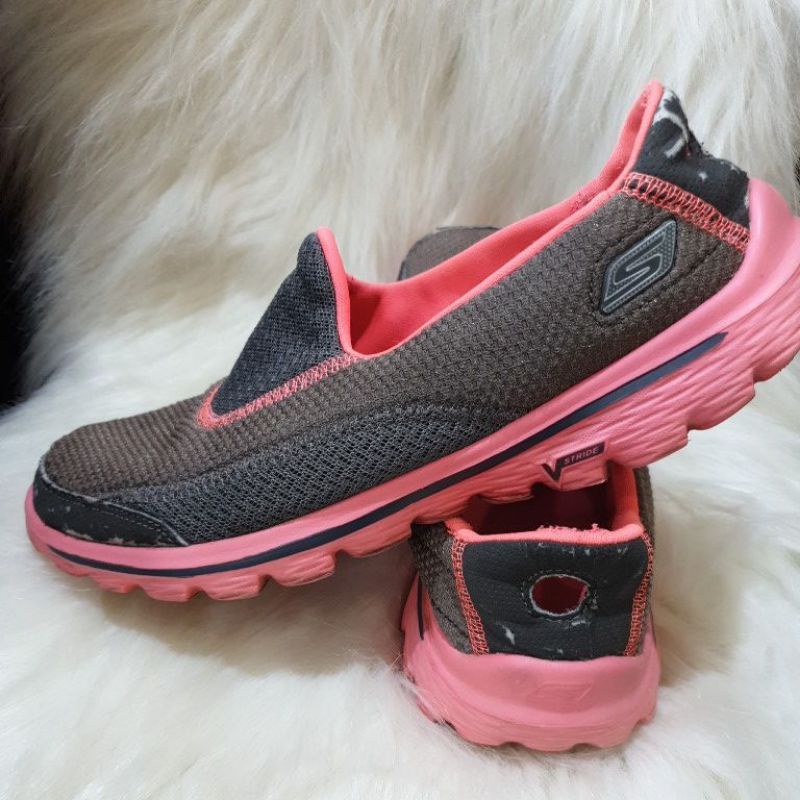 SKECHERS SEPATU PRELOVED ORI