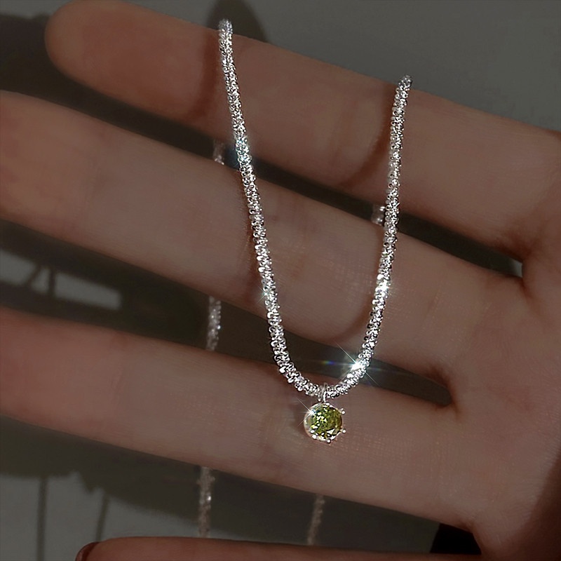 Kalung Rantai Klavikula Hias Liontin Berlian Hijau Warna Silver Gaya Vintage Korea Untuk Perempuan