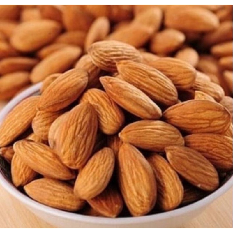 

Kacang Almond