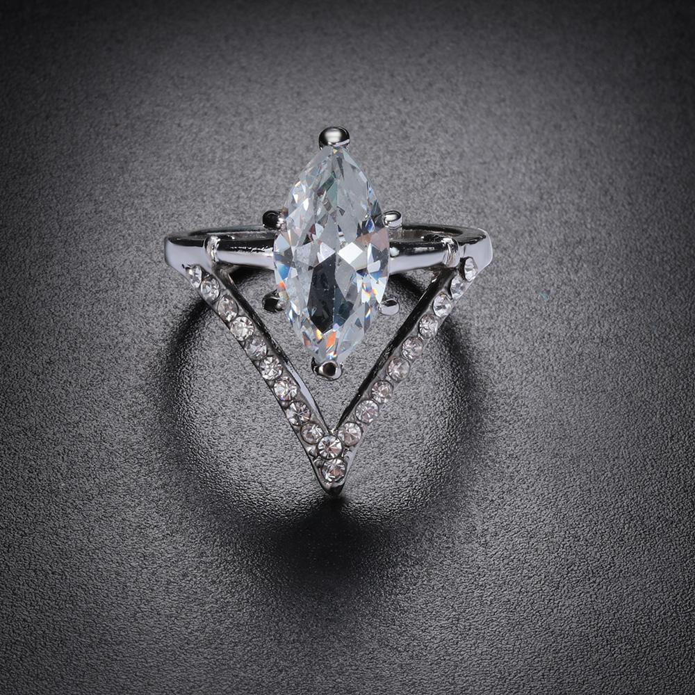 R-flower Oval Cincin Tunangan Wanita Perhiasan Pernikahan Unik Berbentuk V