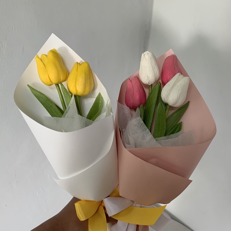 Tulips bouquet / bunga artificial / artificial flower / artificial bouquet / bouquet bunga / buket bunga / buket bunga plastik / buket plastik /buket ready / buket bandung / buket wisuda