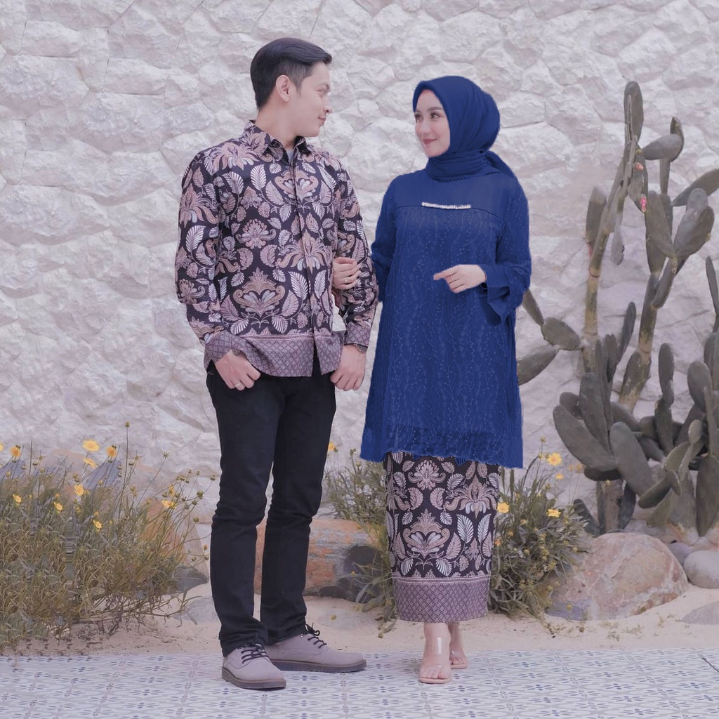 ADA HEM ANAK - Couple kebaya Brukat Tulle Mutiara Premium Kebaya Lamaran Baju kebaya Tunangan Kekinian Couple Kebaya Batik Pria Lengan Panjanf Size M L XL Couple kondangan  Kekinian